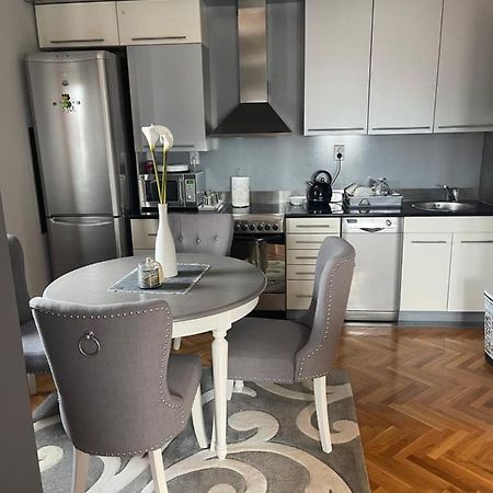 Lea-Lux Apartment Čačak Exteriör bild