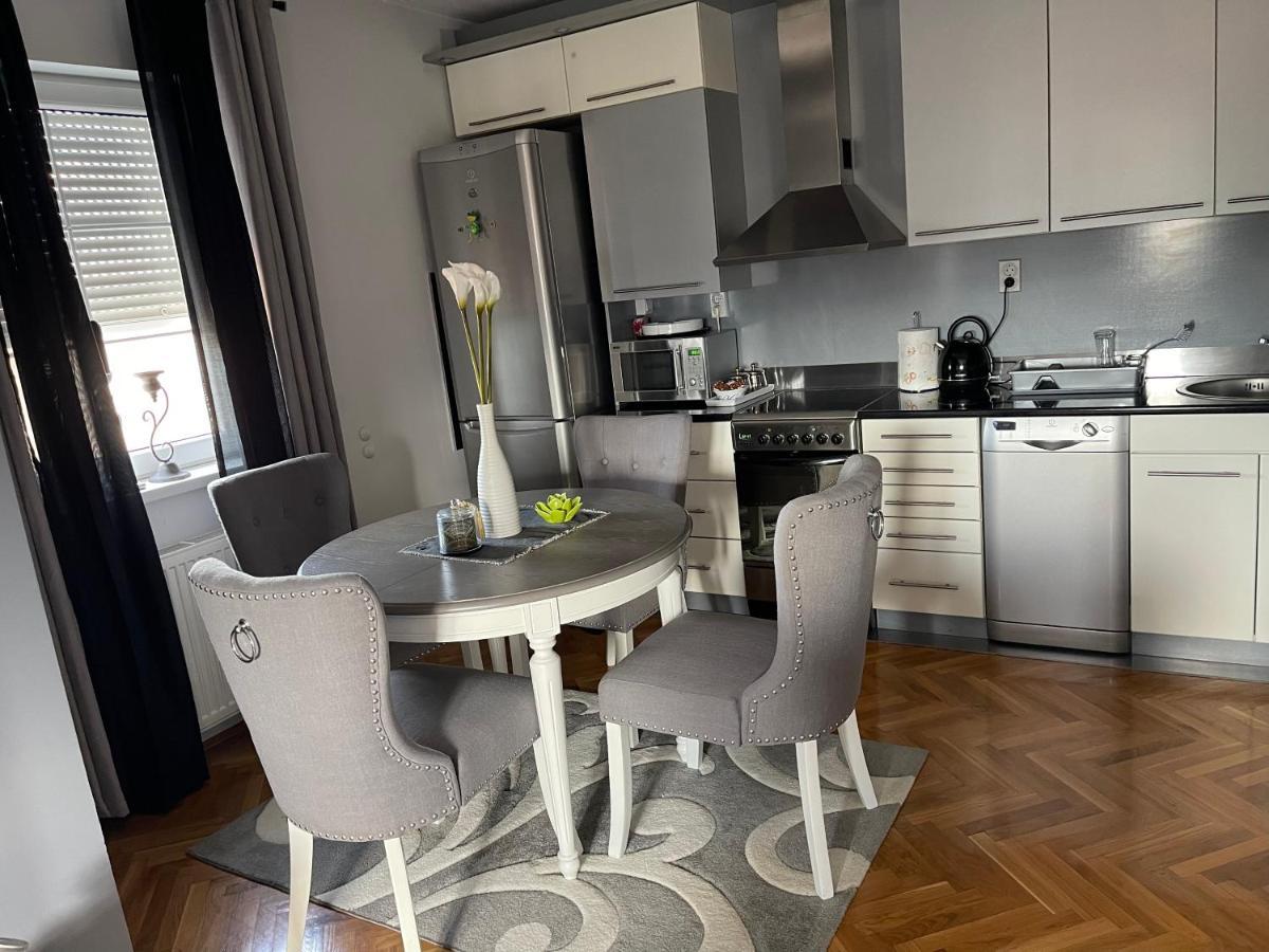 Lea-Lux Apartment Čačak Exteriör bild