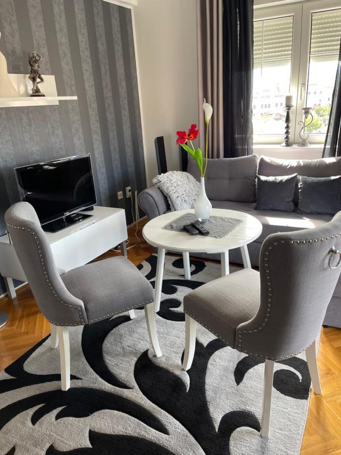 Lea-Lux Apartment Čačak Exteriör bild